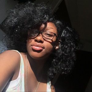 Meet your Posher, Amani